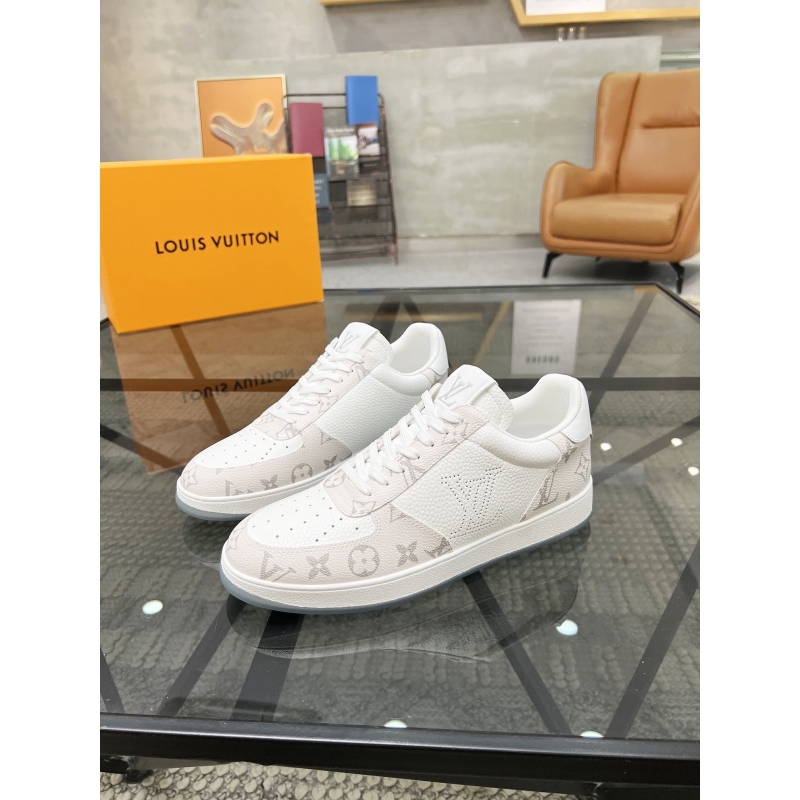 l**is V*t*n sneakers